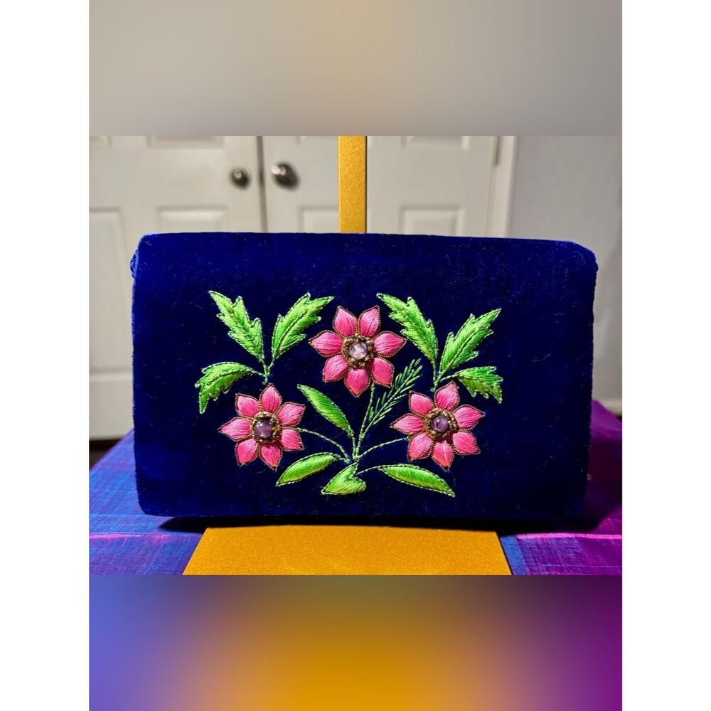 NWT LA RELLA Collection Studio Imports Velvet Embroidered Clutch